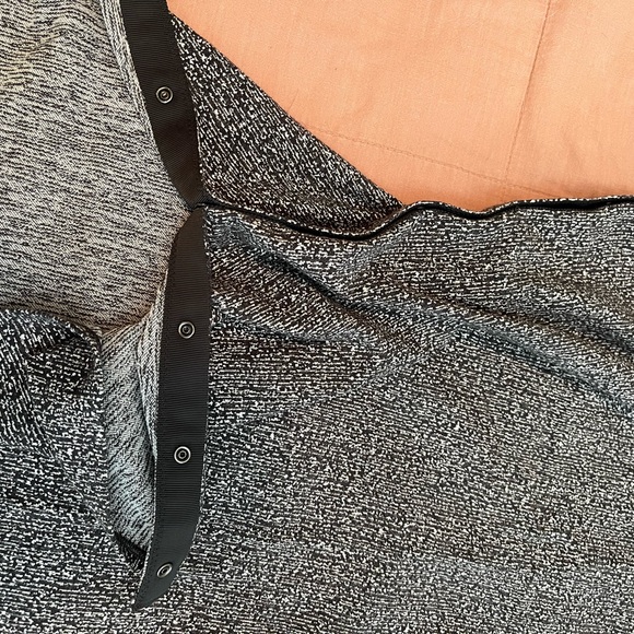 Lululemon Snapped Custom Scarf - Picture 5 of 6